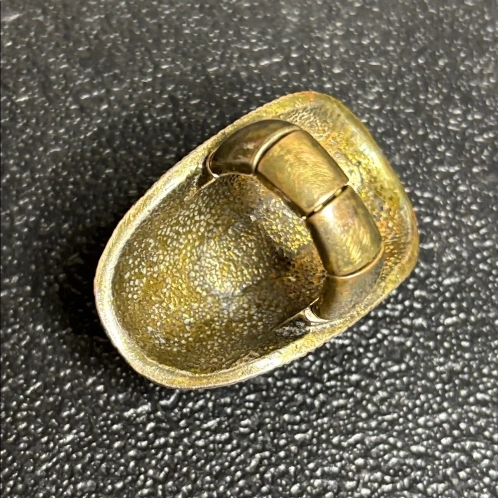 Sparkly Elegant Antique Gold Tone Statement Green Stretch Ring